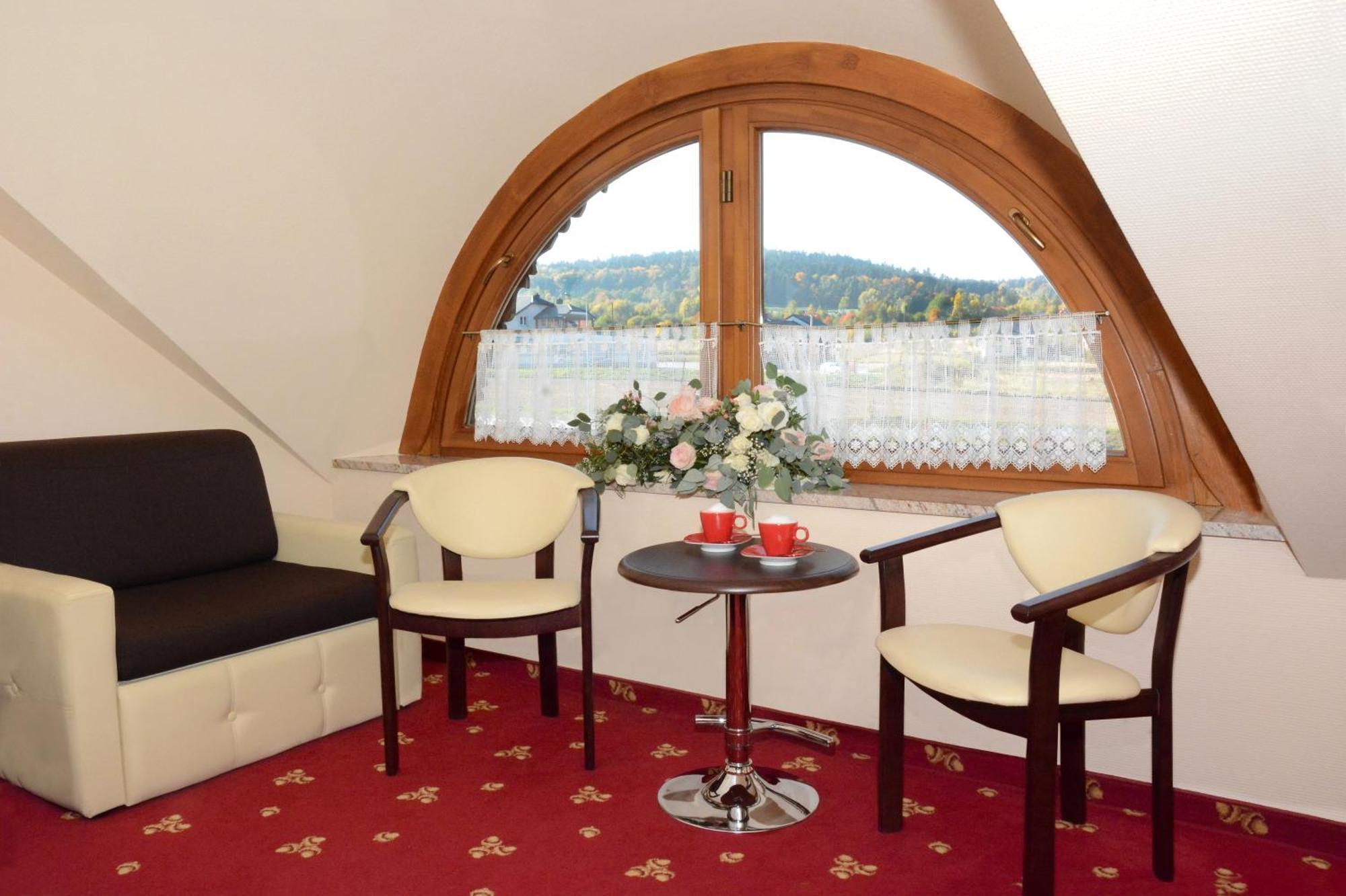 Hotel Swietokrzyski Dwor Nowa Slupia Exteriér fotografie