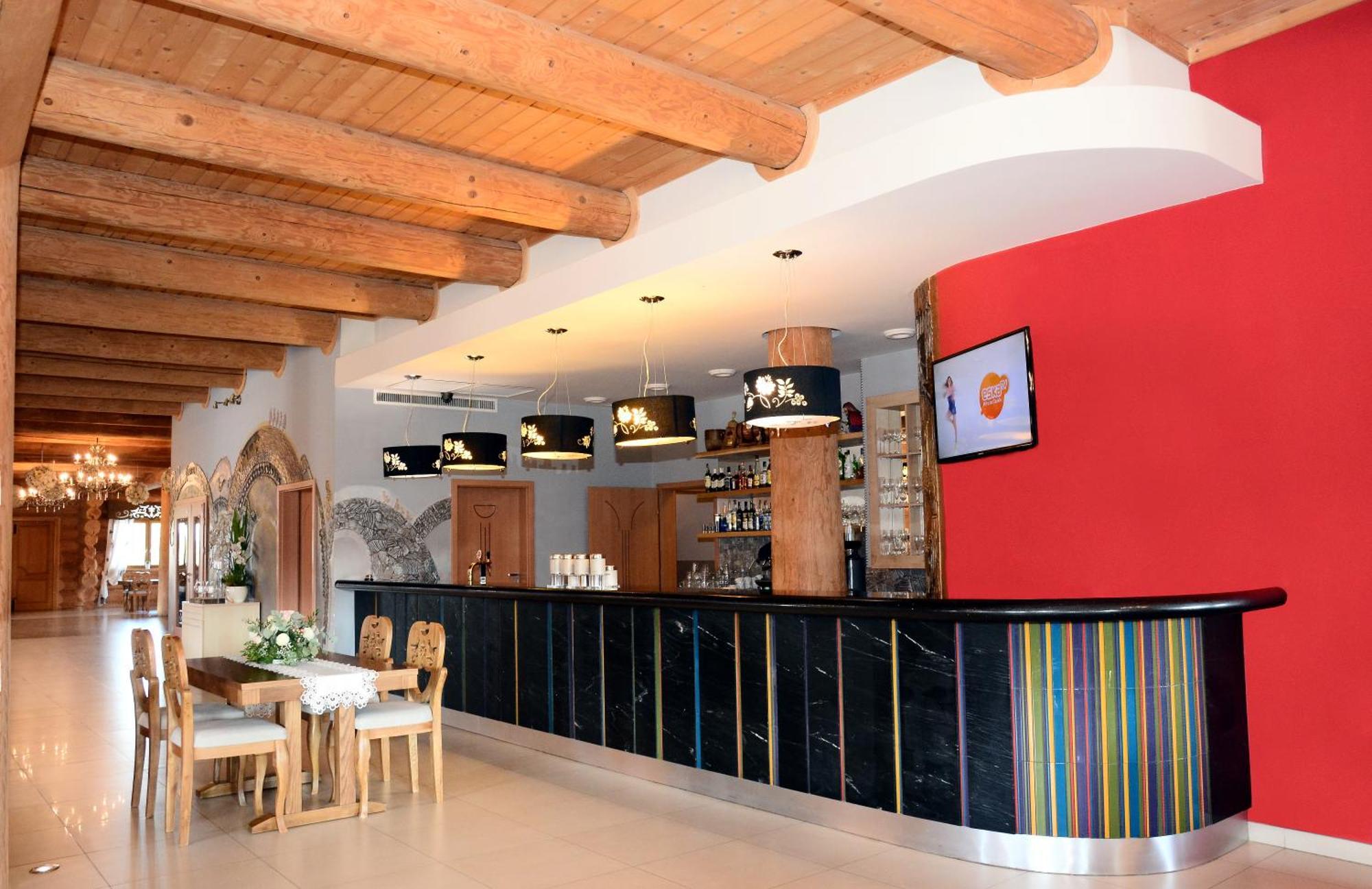Hotel Swietokrzyski Dwor Nowa Slupia Exteriér fotografie