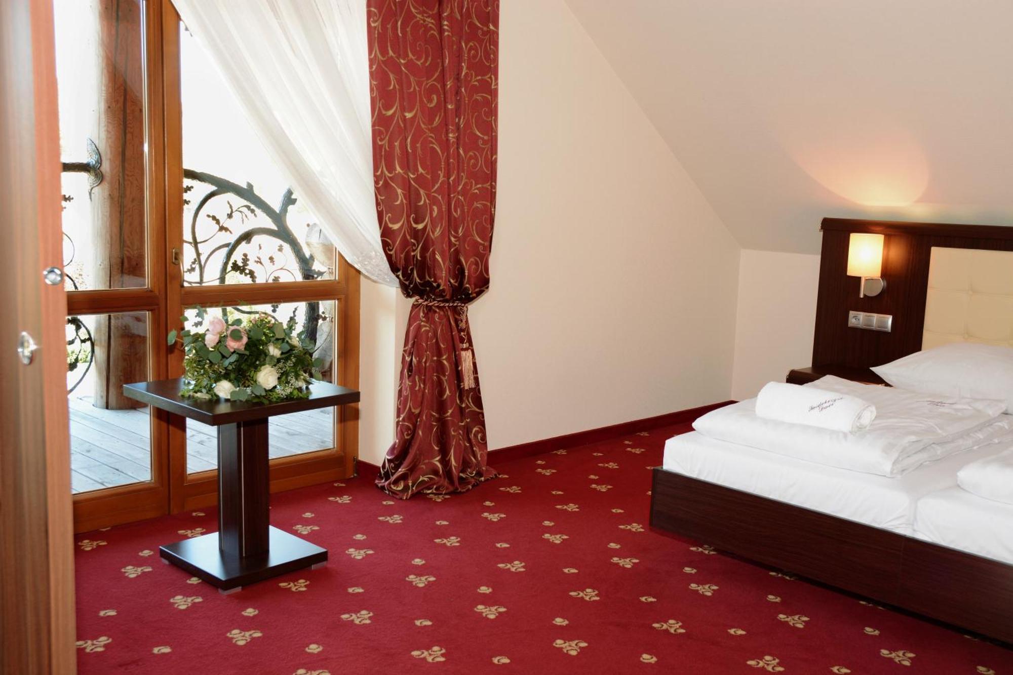Hotel Swietokrzyski Dwor Nowa Slupia Exteriér fotografie