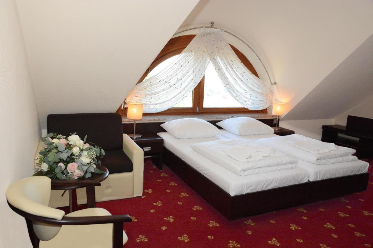 Hotel Swietokrzyski Dwor Nowa Slupia Exteriér fotografie